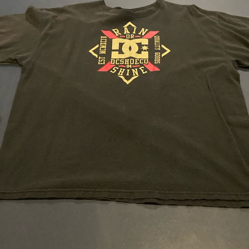DC Black T, short sleeve. XL